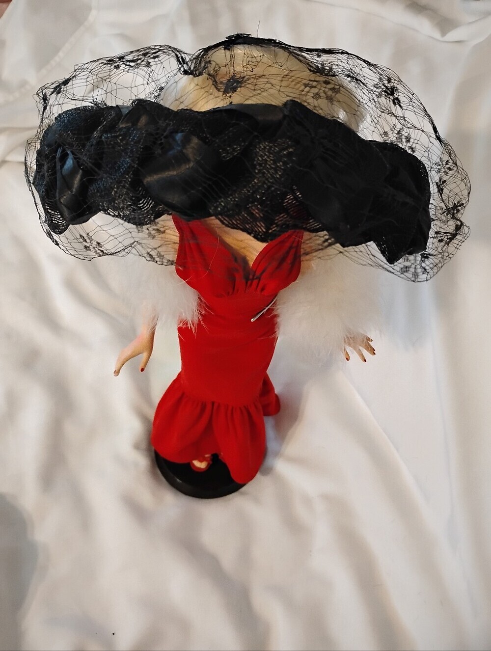 I. Offell Vintage Pillbox Hat or Fascinator with a Birdcage Veil (1940s–1960s)